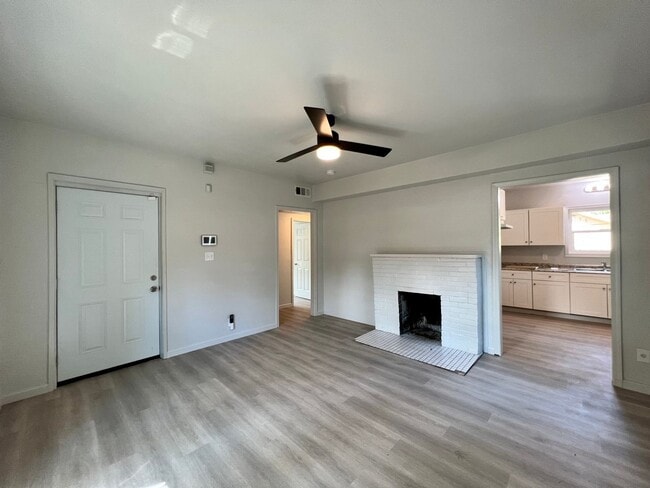 Photo - Charming 2 Bedroom, 1 Bathroom Home - Refreshed Interior