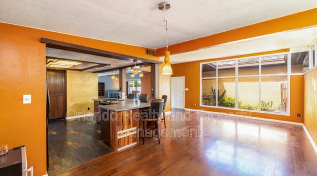 Photo - 1483 Glastonberry Rd