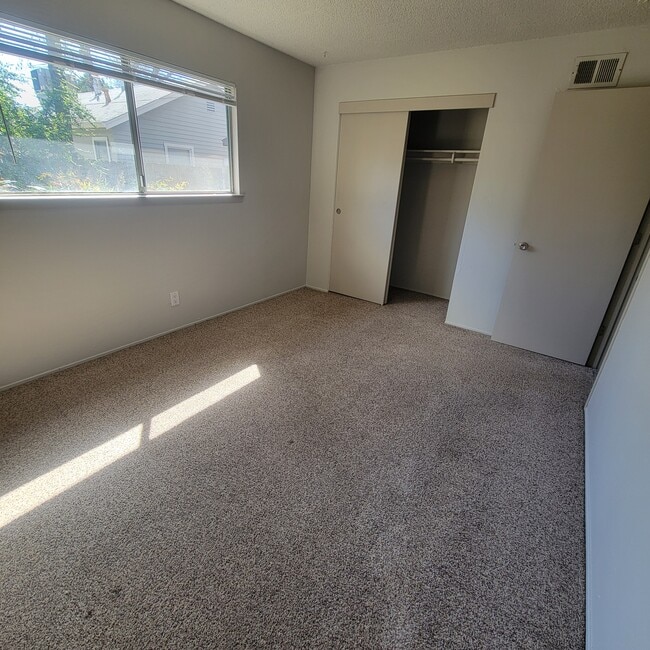 Photo - 1288 Warner St Unidad A