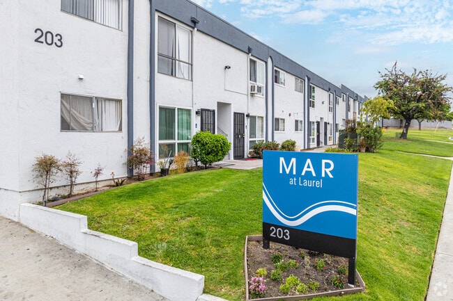 Property Entrance - Mar at Laurel