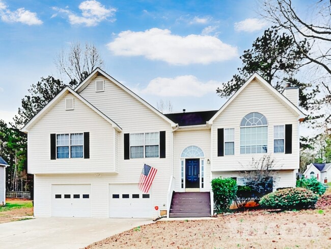 Photo - 6405 Cardiff Ln