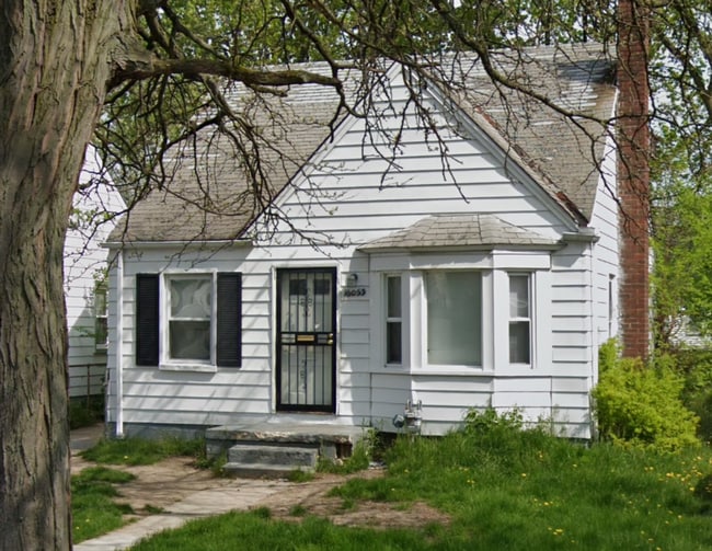 3 Bed 1 Bath bungalow with basement on eas... - 3 Bed 1 Bath bungalow with basement on eas... House