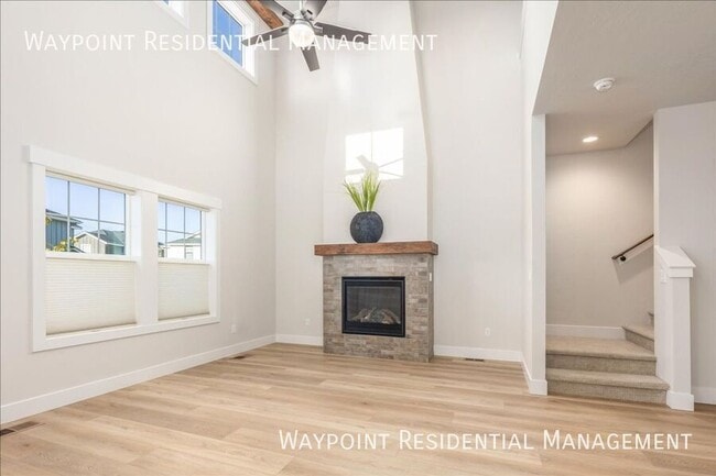 Photo - 1704 E Cutgrass Ln