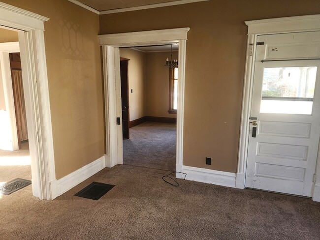 Photo - 17 S McHenry Ave