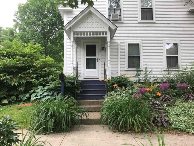 Front Door - 25 Beech St Unit A