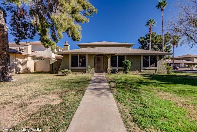 Building Photo - 8101 N 33rd Dr Rental