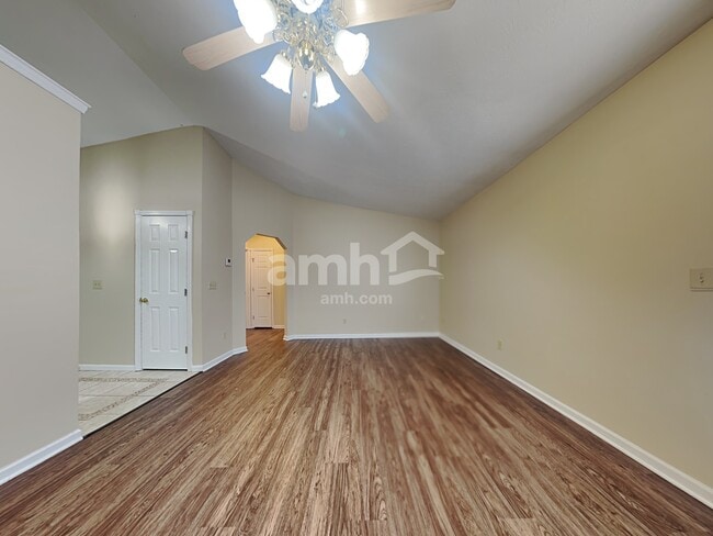 Photo - 912 Marcia Dr