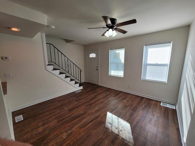 Photo - 5215 Wasena Ave