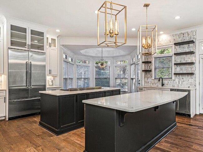 Photo - 5516 Hardison Rd