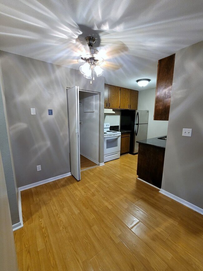 Marydale Lakeview Apartments