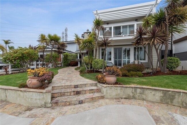 Photo - 730 N Paulina Ave