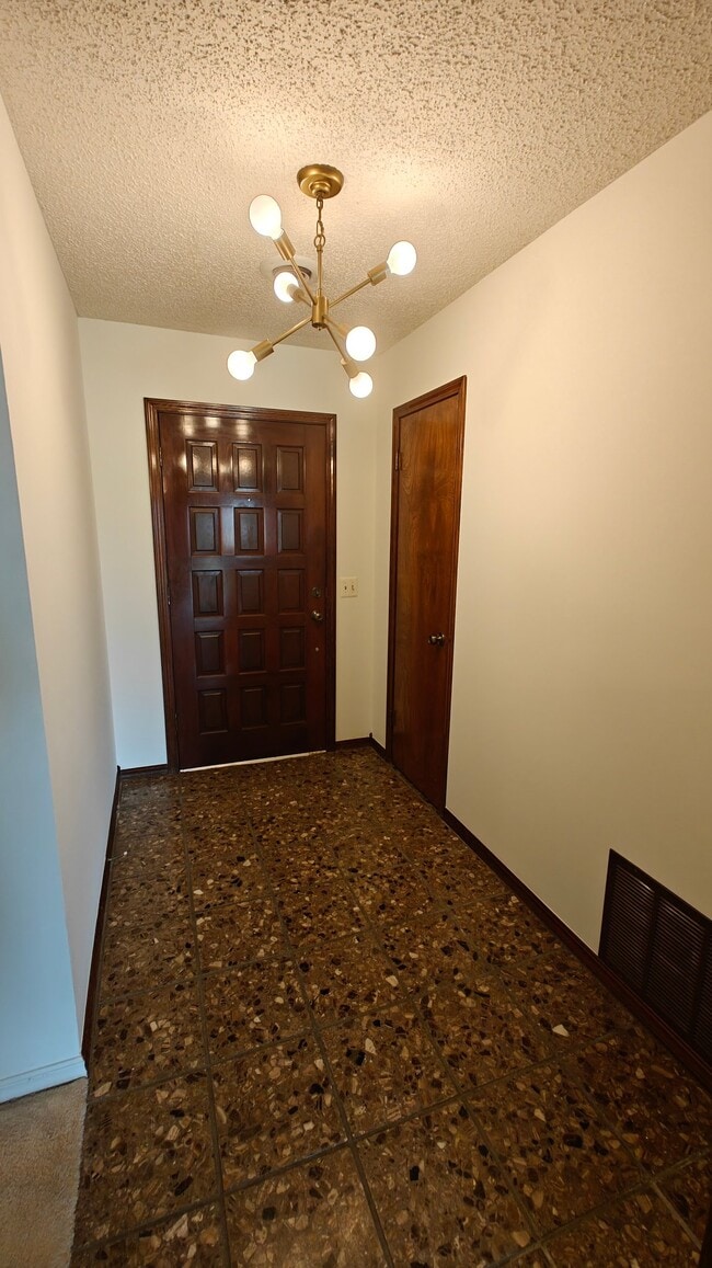 Photo - 1738 Ridgeview Dr