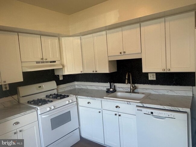 Photo - 10142 Fair Wds Dr