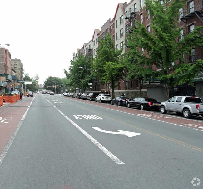 Photo - Bedford Park Manor