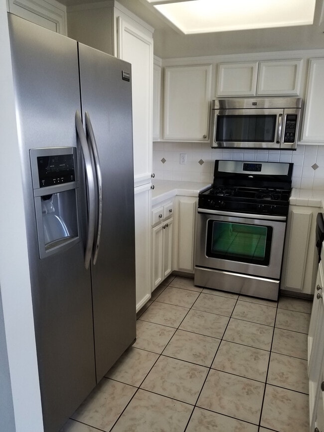 Photo - 4760 Templeton St Unidad 3312