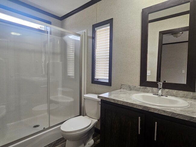 Photo - 333 E Lakewood Blvd