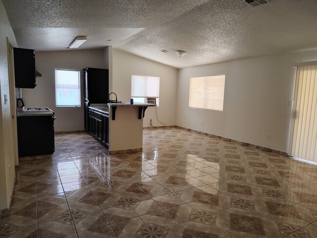 Photo - 1901 Calla Lily Dr