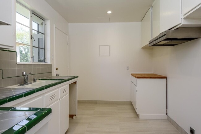 Photo - 230 Eaton Rd