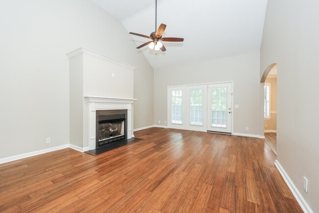 Photo - 6381 Paddington Way