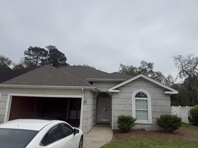 Building Photo - 500 Ashbrook-