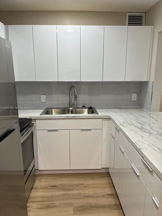 Photo - 4848 NW 24th Ct Unit 127