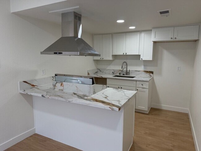 Photo - 5113-5115 Shell Street Unit 5115