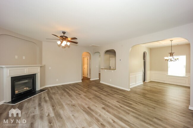 Photo - 61 Matador Way