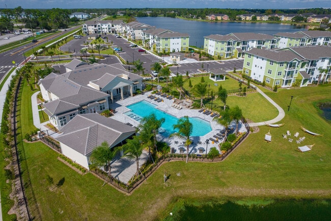 Mira Crystal Lake apartments — community photo
