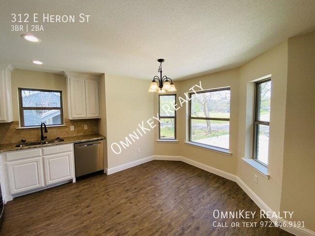 Photo - 312 E Heron St