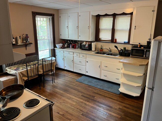 Photo - 410 N State St Unidad 2