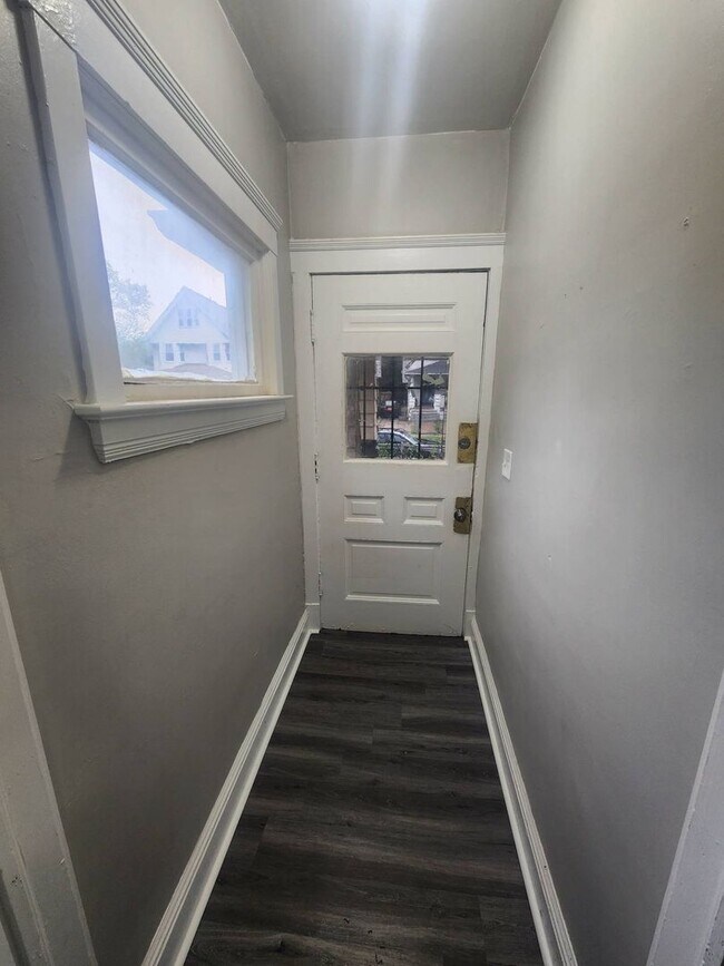 Photo - 1637 Holyrood Rd Unit 1639