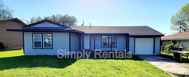 Photo - 1704 Langford St