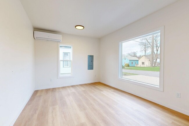 Photo - 407 W Pine St