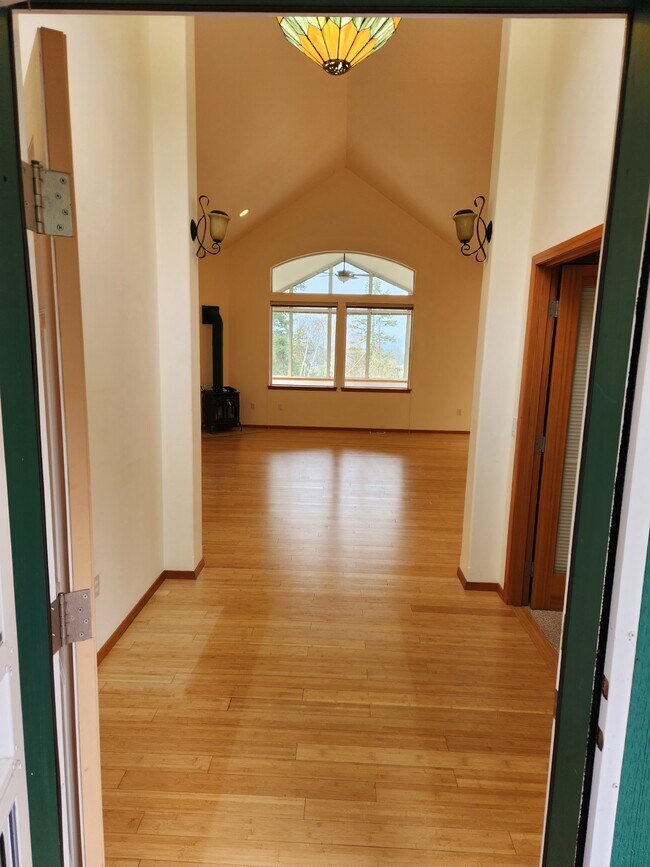 Photo - 3 bed 2.5 bath home on Bell Hill with grea...