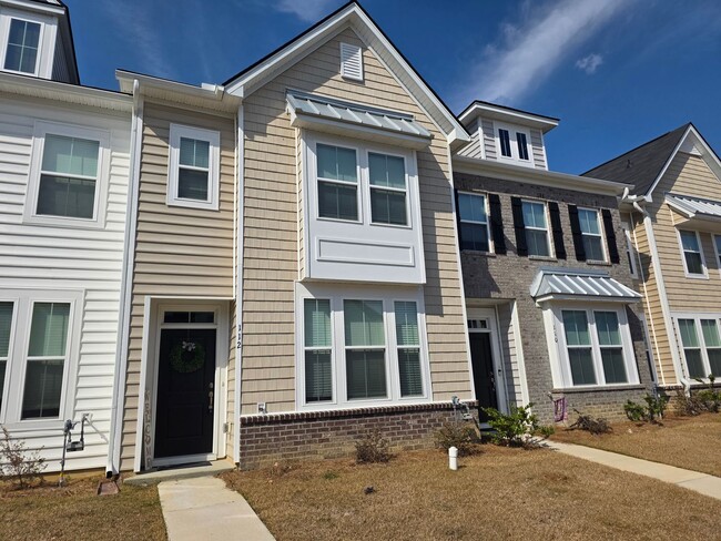 New Build 3 Bed/ 2.5 Bath Townhome Off Cen... - New Build 3 Bed/ 2.5 Bath Townhome Off Cen...