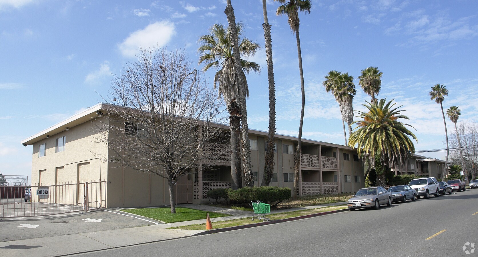 Jackson Arms Apartments - Jackson Arms Apartments