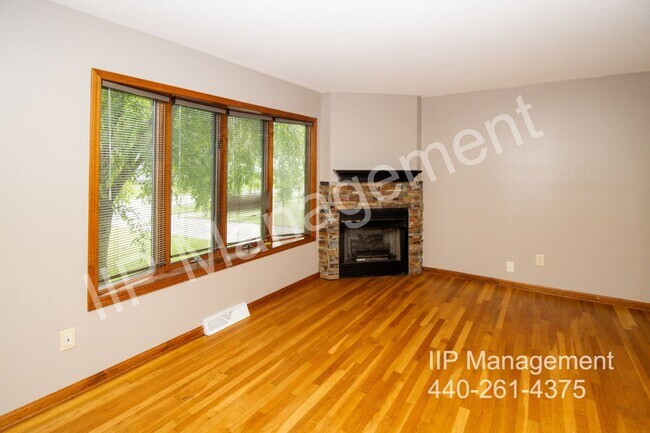 Photo - 840 E 332nd St