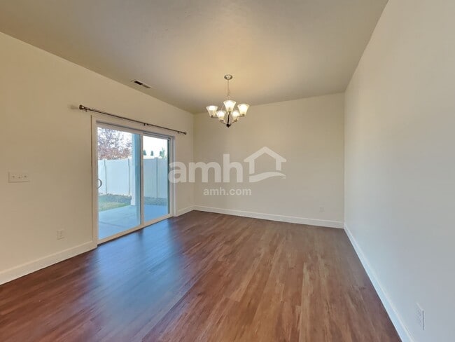 Photo - 275 E Sicily Dr