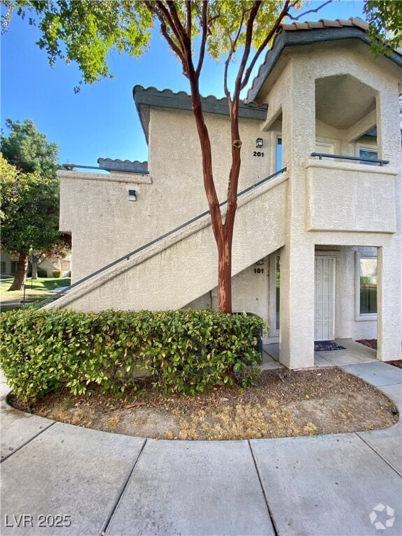 Building Photo - 3144 Tarpon Unit 201 Rental