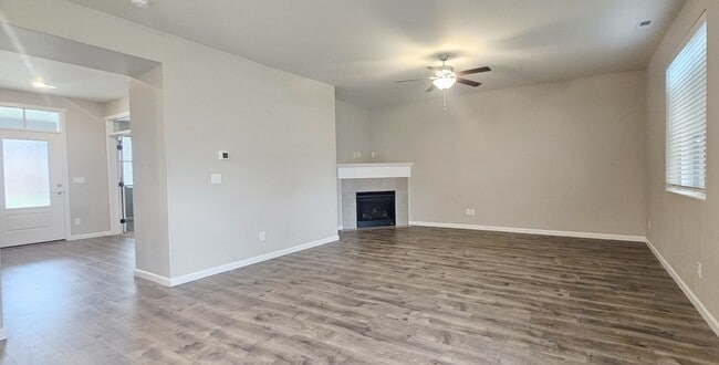 Photo - 640 Vickie Ln N