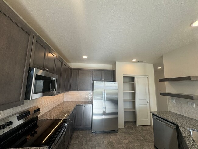 Photo - Non-Refundable & Security Deposit Total: $2650.00