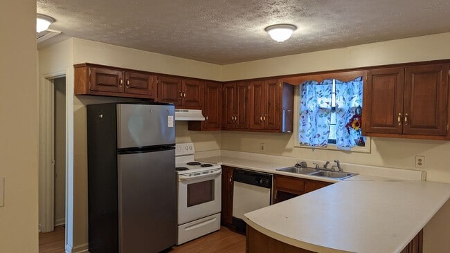 Photo - 108 Teaver Ct