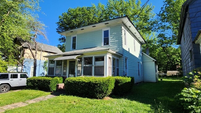 Building Photo - Two Family Duplex in Salamanca NY. Unit Upper Apartment