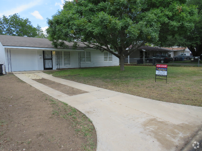 Building Photo - 419 Anton Dr Rental