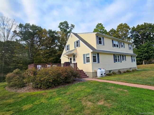 Building Photo - 202 Peekskill Hollow Rd Unit 2 Rental