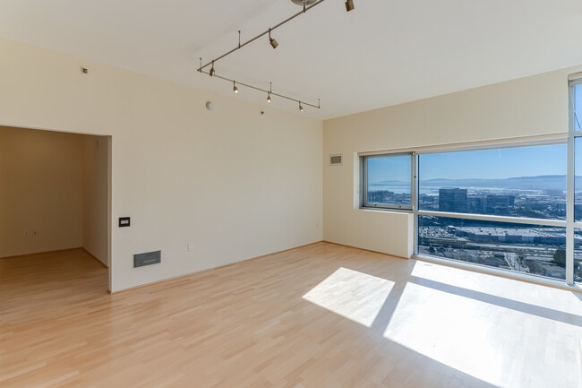 Photo - 1 Mandalay Pl Unit 1701