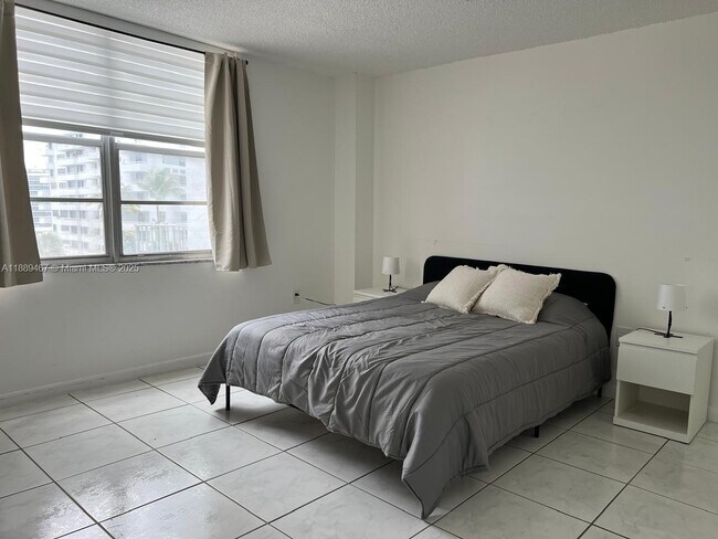 Photo - 6801 Indian Creek Dr Unit 509