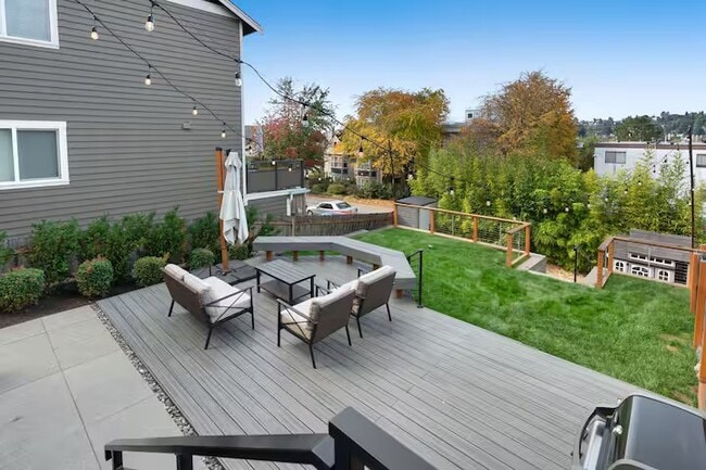 Photo - 2855 13th Ave W