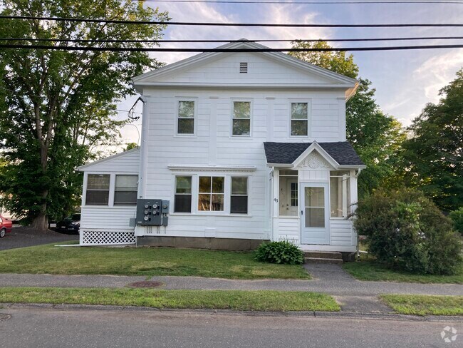 43 Main Front View - 43 Main St Rental