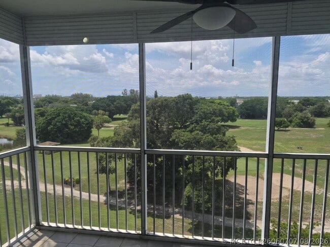 Building Photo - 3050 N Palm Aire Dr Unit 702